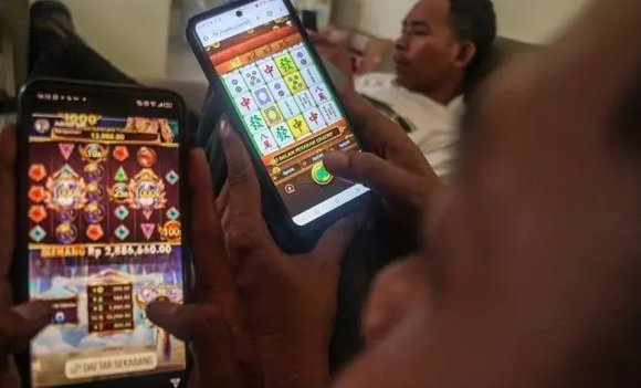 mengapa-banyak-orang-ketagihan-dunia-casino